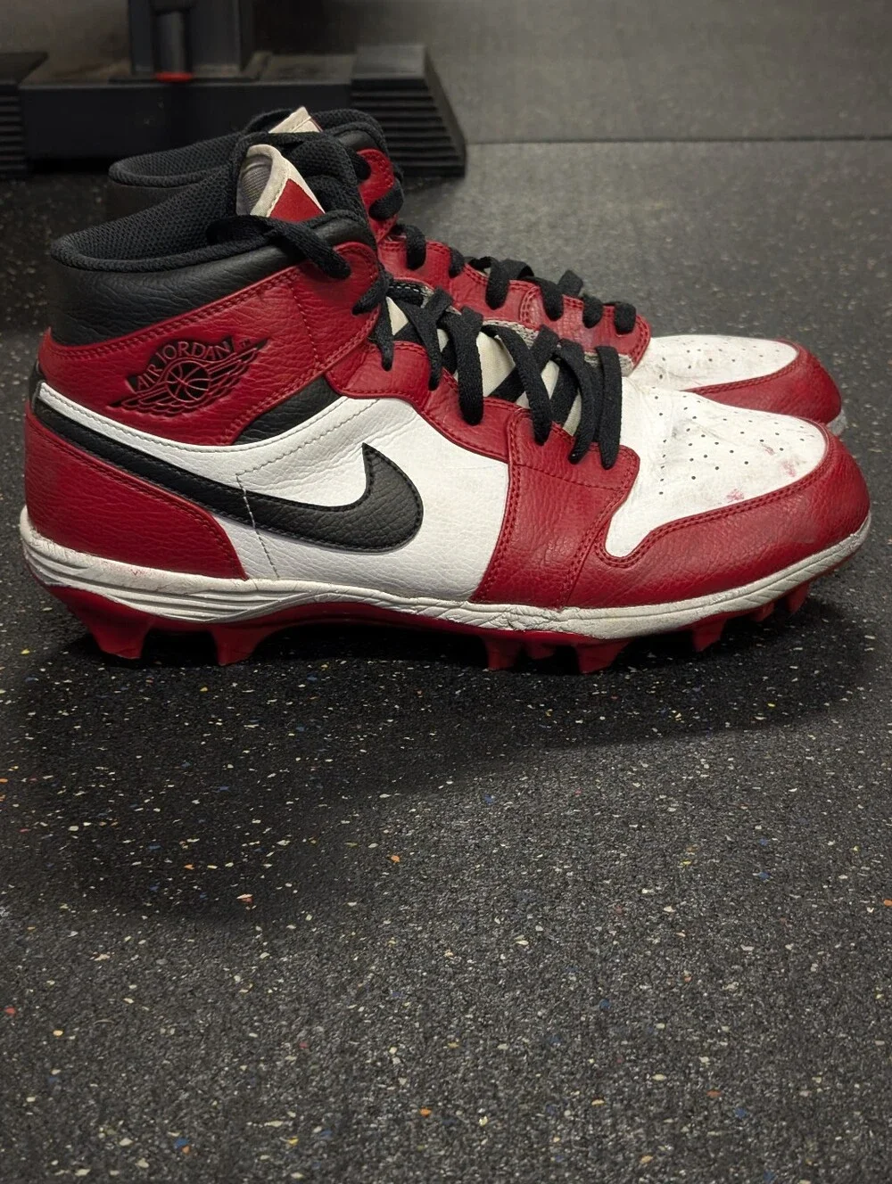 Nike Jordan 1 Football Cleats Mid TD Chicago Red Black White FJ6805-106 Mens